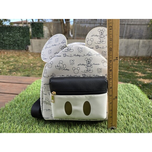 Bioworld Disney Women's Black & White Mickey Mouse Mini Backpack  W/3D Ears-NWT - Picture 4 of 14
